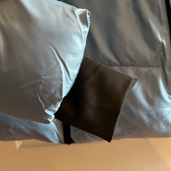 NWT-Steve Madden-L-ice blue& black-quilted, puffer, concealed hood, jacket/coat. - Picture 4 of 16